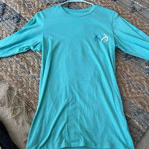 Woman’s long sleeve Realtree shirt